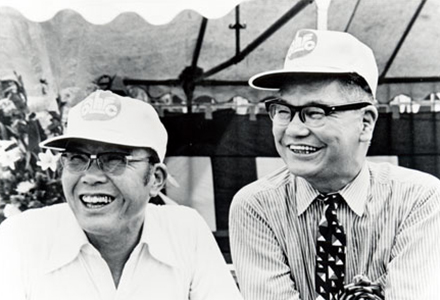 سوئیچیرو هوندا (بنیانگذار اصلی) و تاکئو فوجیساوا، مدیر عامل و یکی از بنیانگذاران هوندا